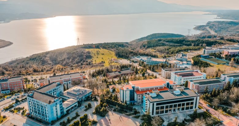  Sakarya Üniversitesi Tam Akreditasyon Almaya Hak Kazandı