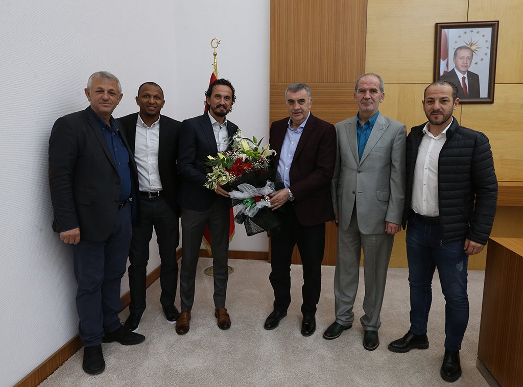 Sakaryaspor Başkanı İsmail Gürses ve Tuncay Şanlı Büyükşehir Başkanının misafiri oldu.