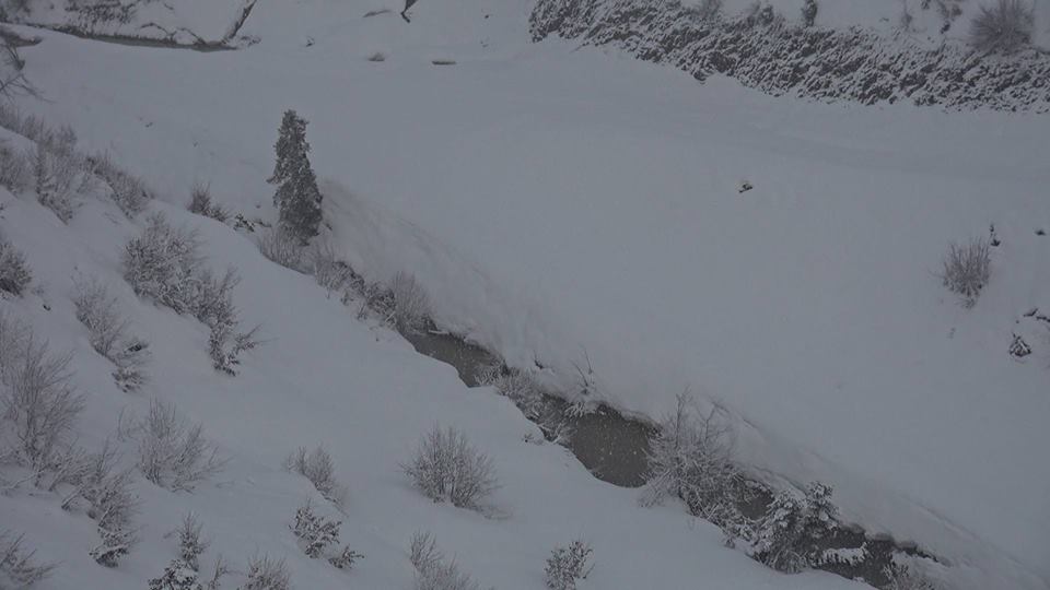 Akçay’da kar kalınlığı 2 metreyi aştı
