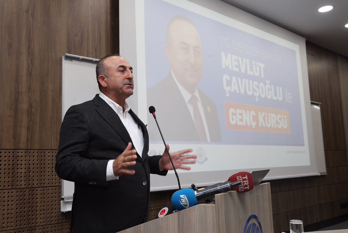 Bakan Çavuşoğlu SAÜ Genç Kürsü’de Konuştu