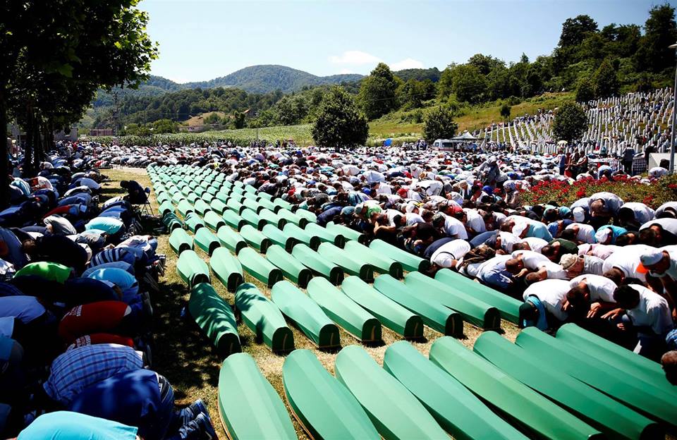 Srebrenitsa Soykırımını unutmayacağız
