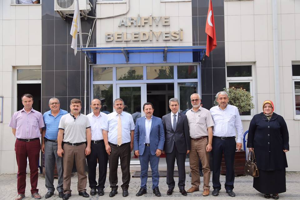 Vali Balkanlıoğlu Arifiye Belediyesinide ziyaret etti