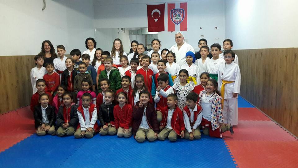 Bekir Sıtkı Öğrencilerine Arifiye HEM’de Karate tanıtımı