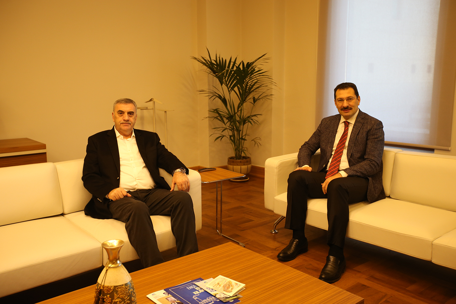 Başkan Toçoğlu, Milletvekili Yavuz’la AKOM’da buluştu.