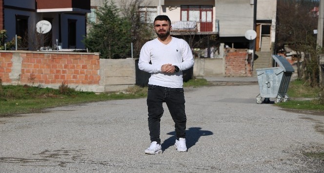 İlçemiz Sakini Adem Bora,sağlığına kavuşmak istiyor