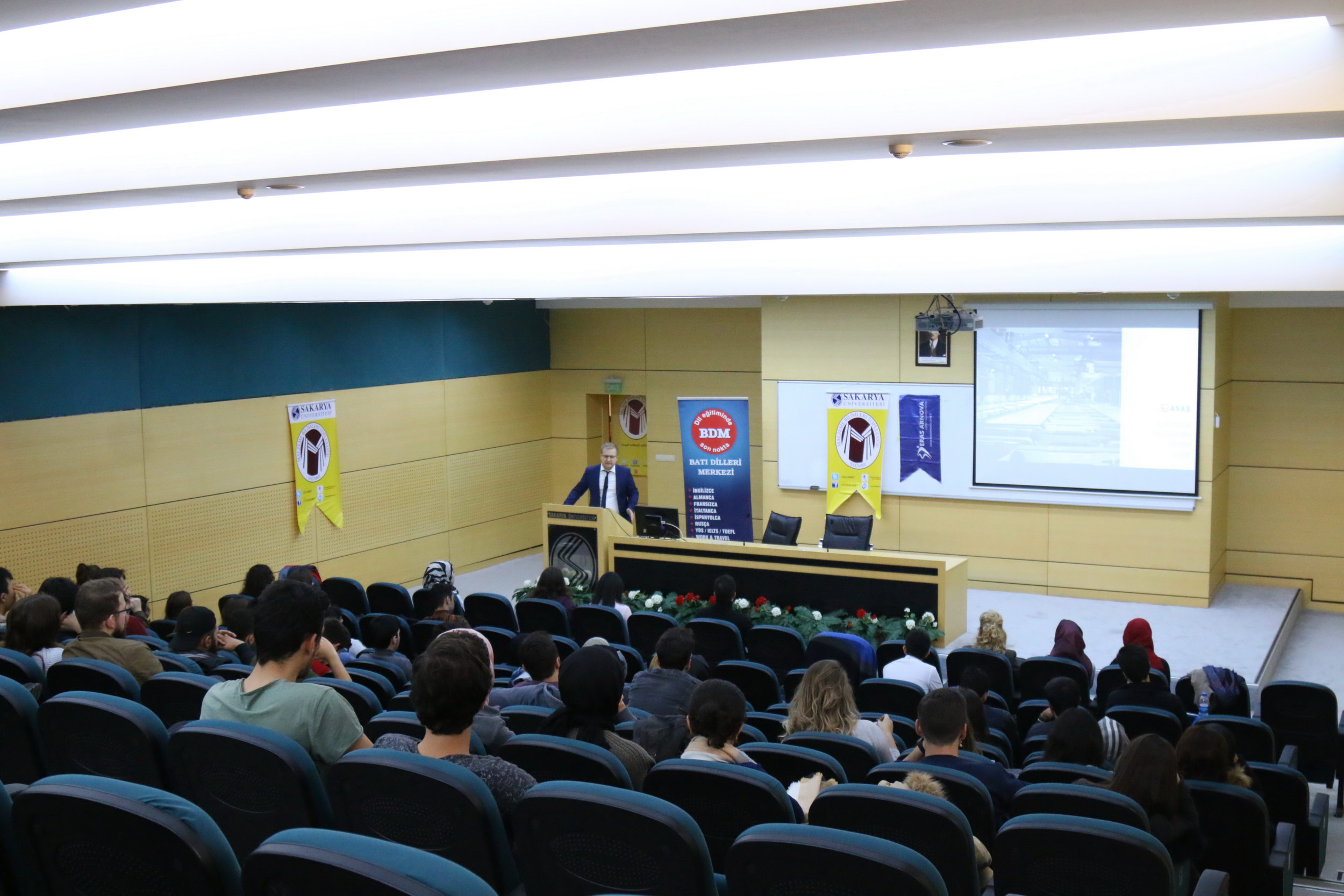 Malzeme Bilimi ve Sanayi Konuşuldu