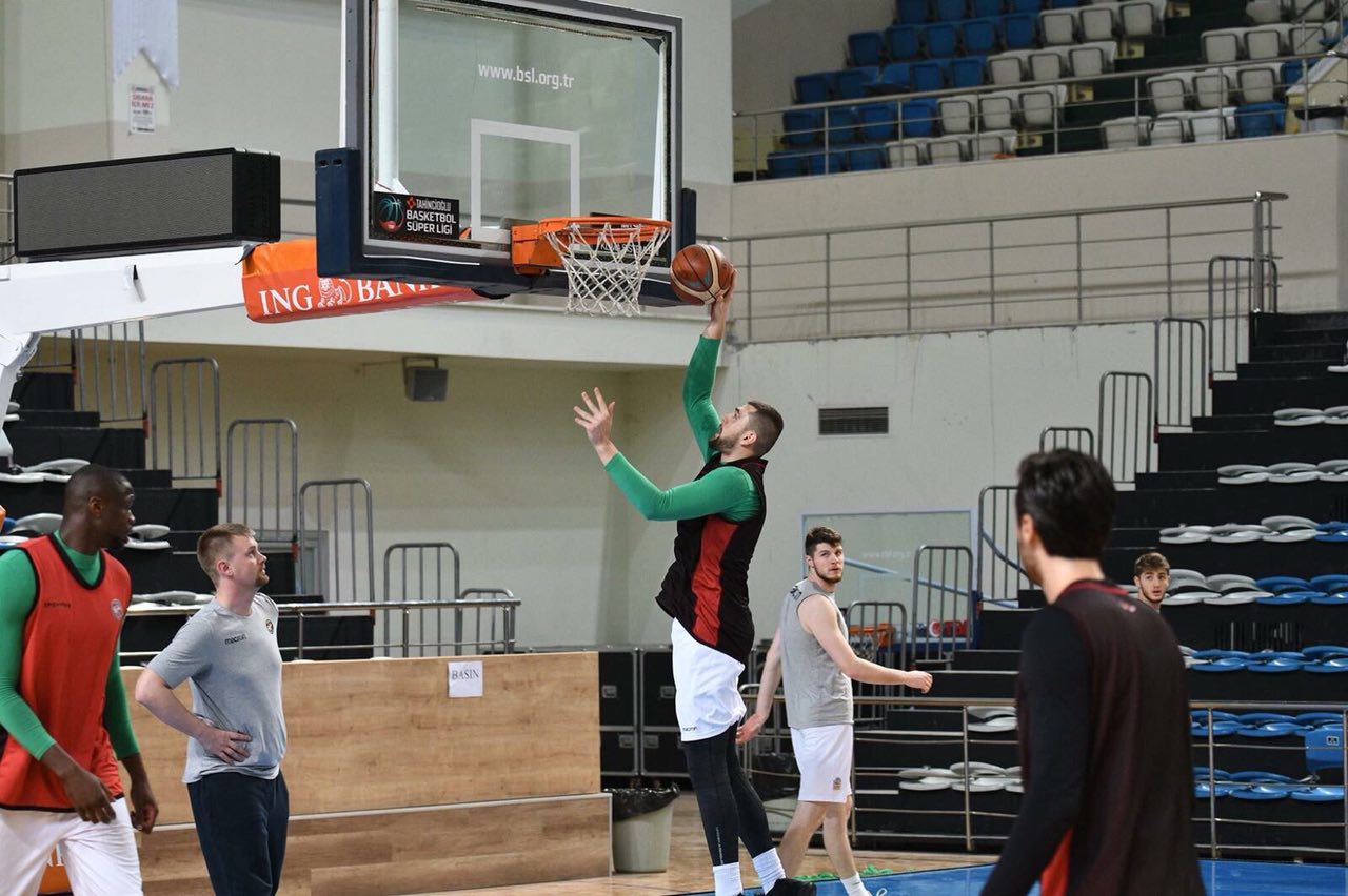 Büyükşehir Fenerbahçe’ye konuk oluyor