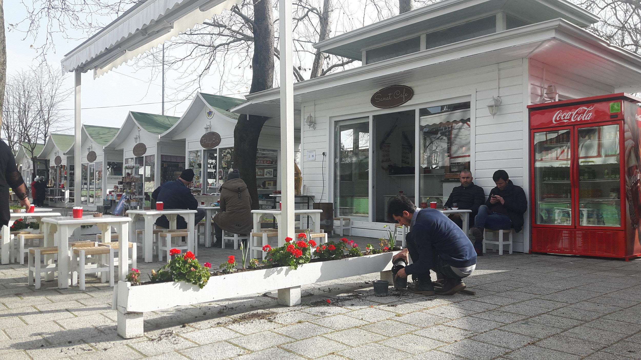 Öğrenciler Sanat Sokağı’nı Çiçeklerle Donattı