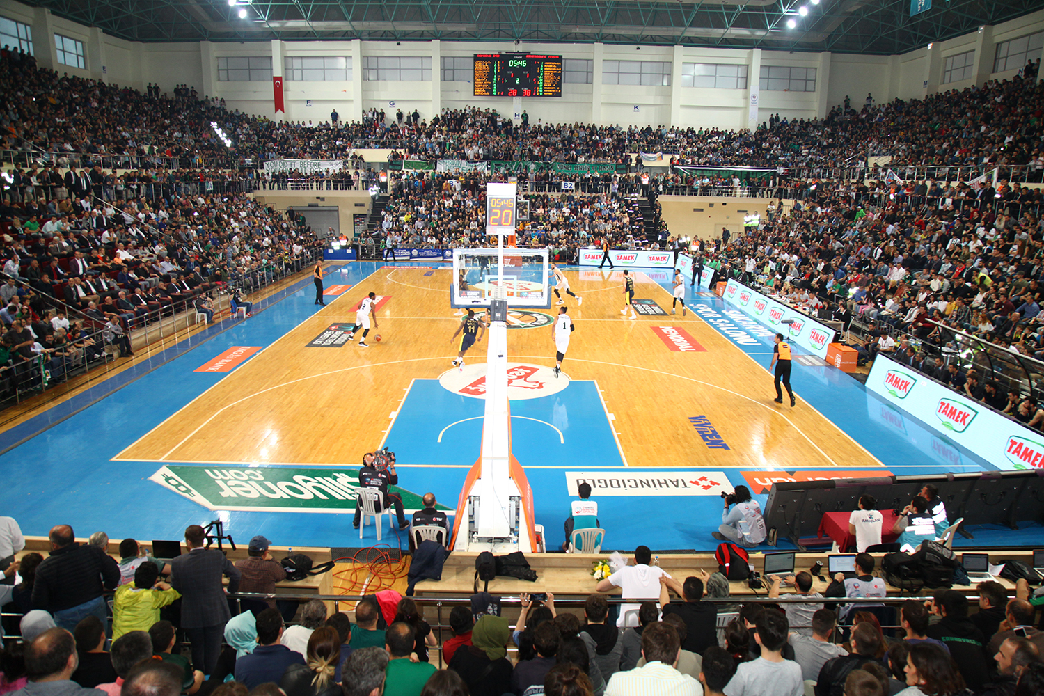 Playofflarda perde açılıyor