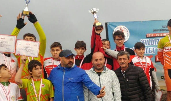 Arifiye Kazım Karabekir Yıldızlar Bisiklet’te Türkiye 3.sü oldu