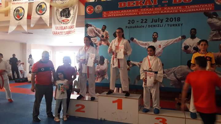 Arifiye’li Karatecilerden Dekai-do  Karate turnuvasında madalya