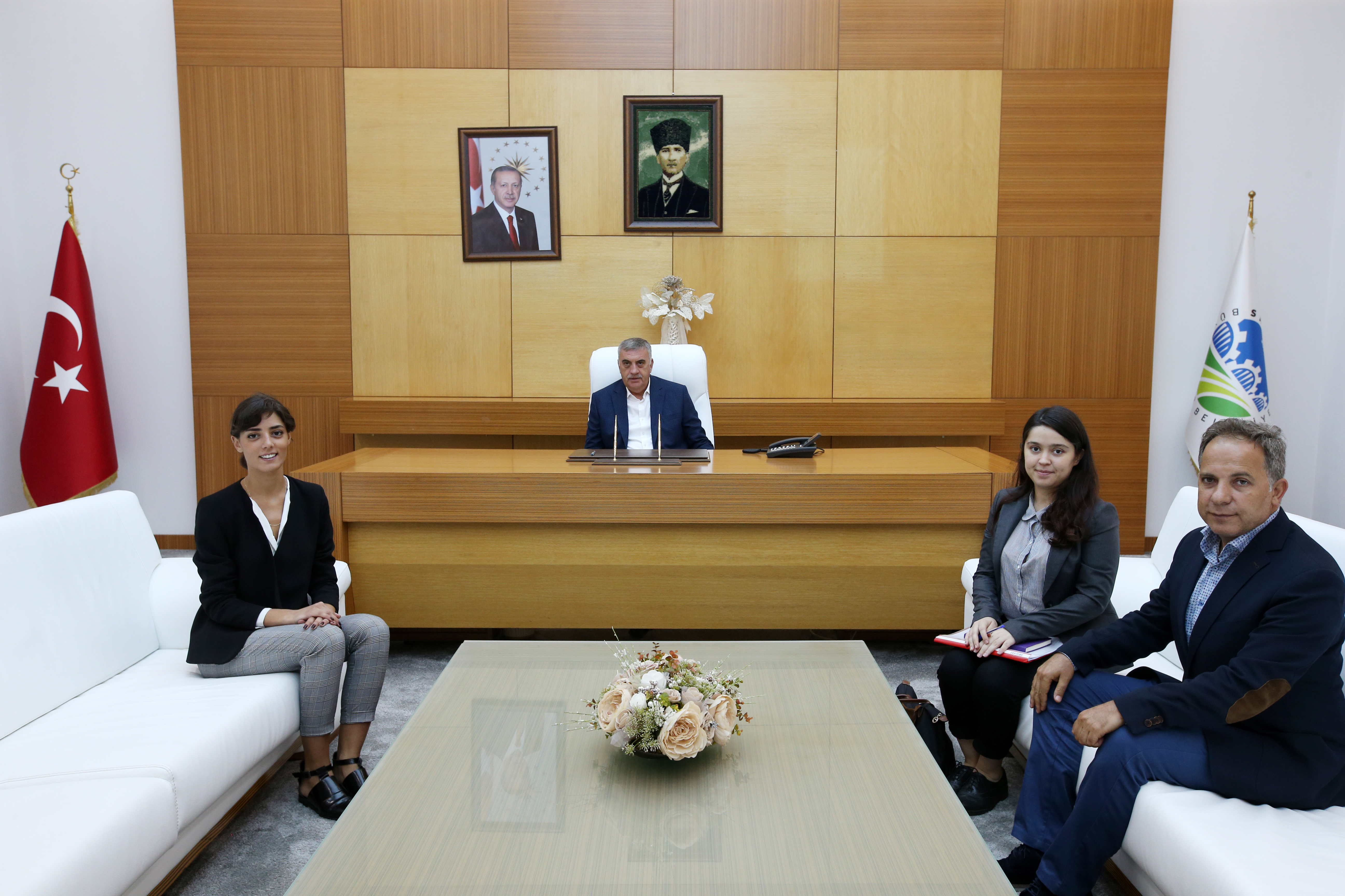 Toçoğlu, BM Mülteciler Yüksek Komiserliği üyeleri ile bir araya geldi.