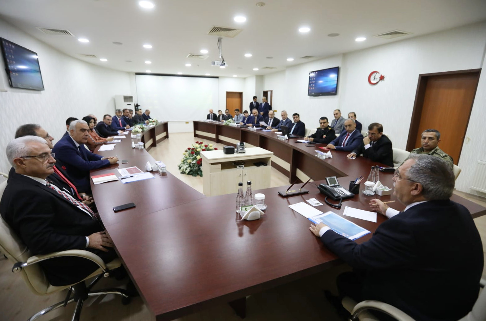 Vali Nayir Uyuşturucu ile Mücadele Toplantısına Başkanlık Etti