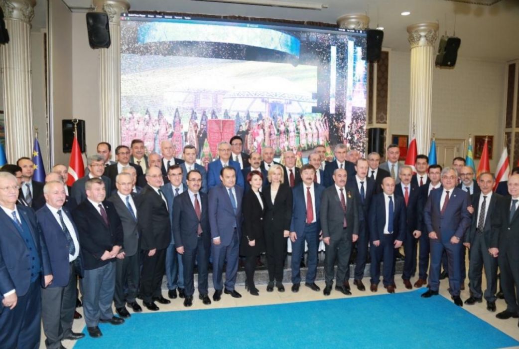 Ekrem Yüce;Türk Dünyası Mühendisler ve Mimarlar Birliği genel kuruluna katıldı.