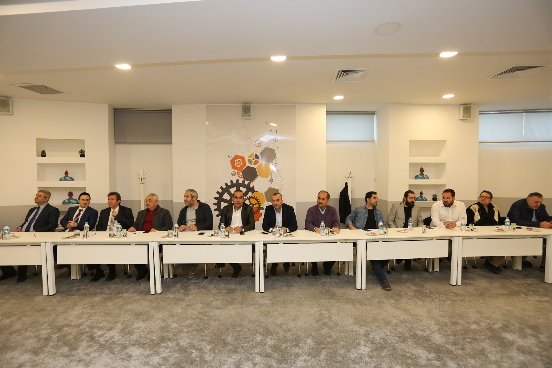 MİMARLIK MÜHENDİSLİK ÇALIŞTAY SONUÇLARI BAŞKAN ADAYLARINA SUNULDU