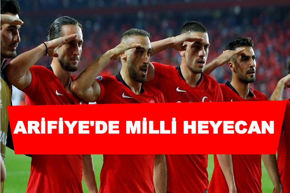 15 Temmuz meydanında dev ekranda