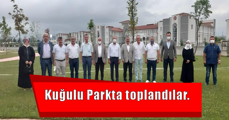 Ak Parti Arifiye Belediye Meclis Grubu Kuğulu Parkta toplandı.