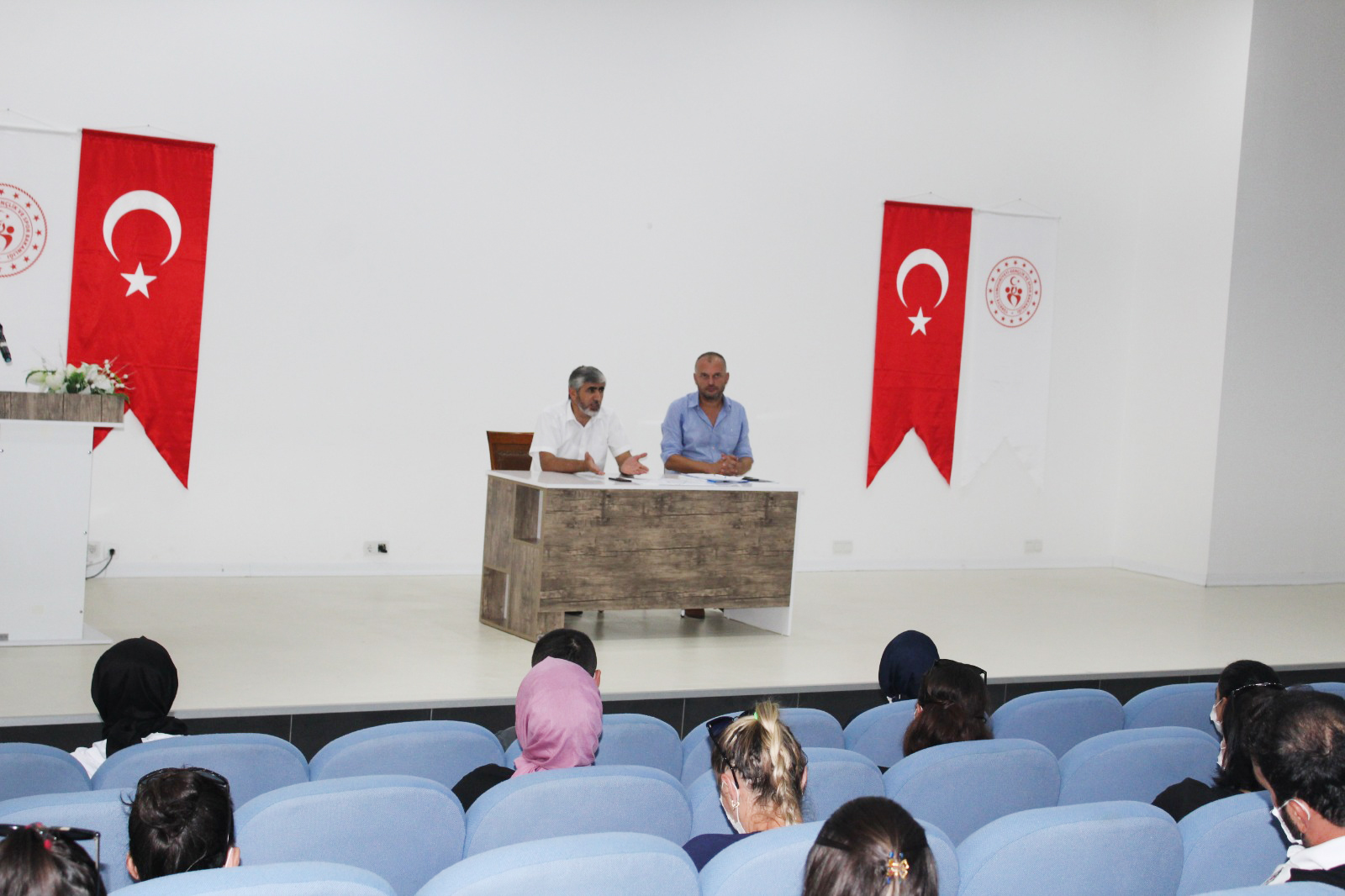 İl Müdürü Arif Özsoy,  Antrenörlerle Toplantı Yaptı