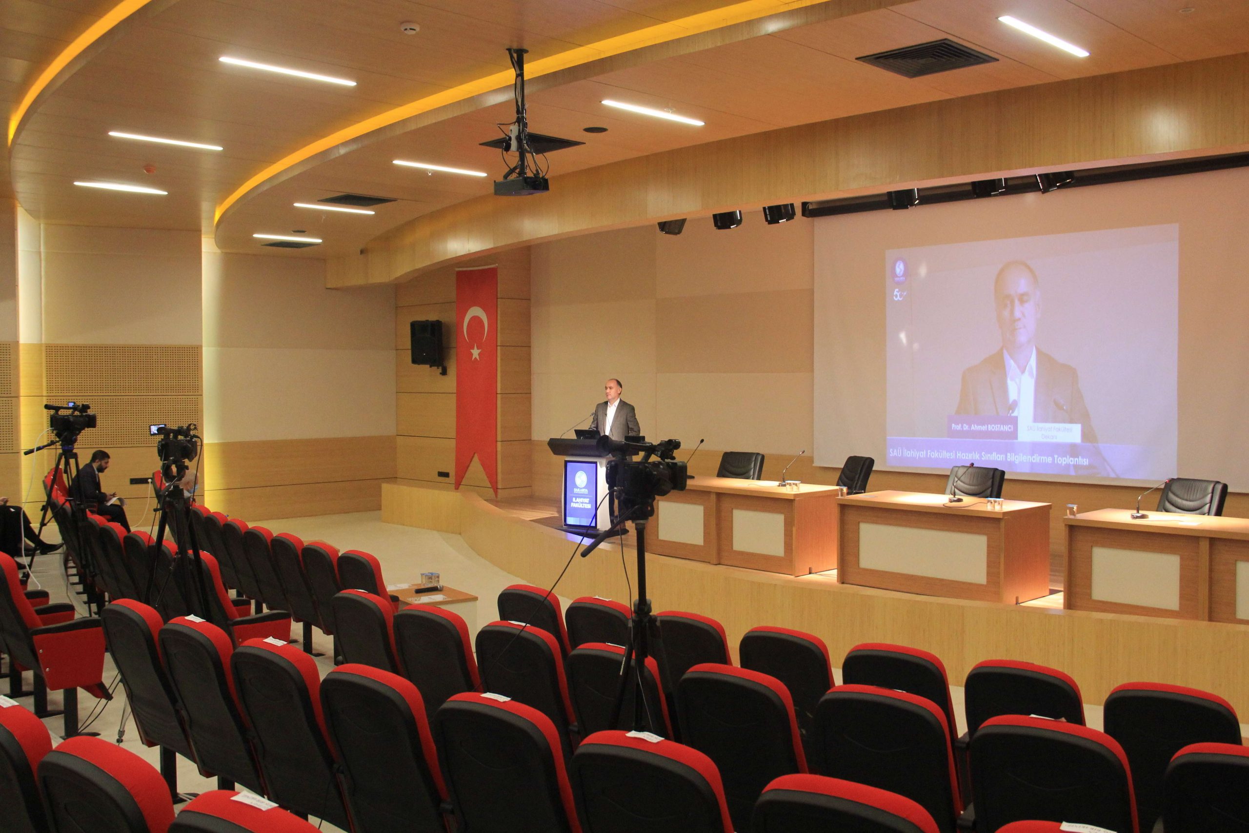 İlahiyat Fakültesi Hazırlık Sınıfları Bilgilendirme Toplantısı Gerçekleştirildi