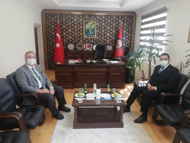 Mustafa Ak,Kaymakam Bekir Dınkırcı’yı makamında ziyaret etti.