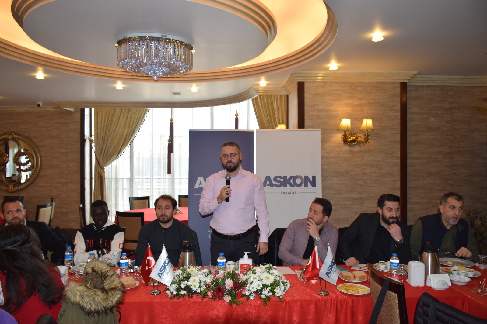 Yedirenk Uluslararası Öğrenciler ile İş Dünyasını Buluşturuyor
