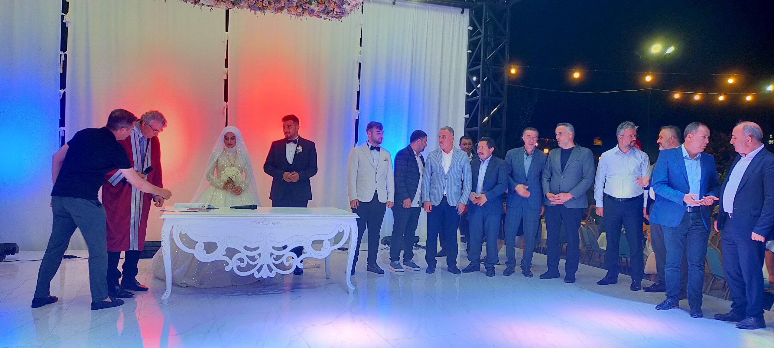 Nursima & Abdullah Ölmez çiftinden görkemli düğün…