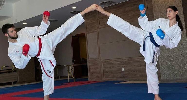  Büyükşehir karatecileri başarıya doymuyor