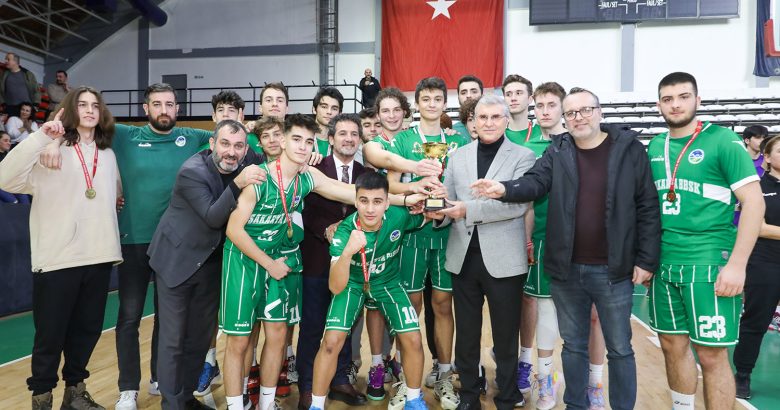  U-18 basketbol liginde şampiyon Büyükşehir oldu