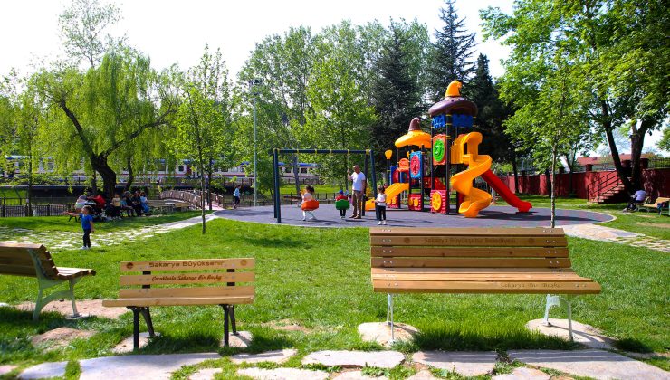 Gören dönüp bir daha bakıyor