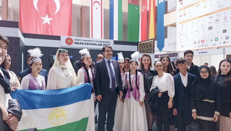 Yöresel dans ve şarkılarını İKAF’ 23’te sergilediler