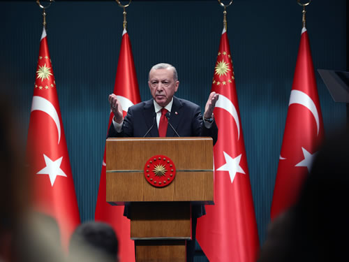 Cumhurbaşkanı Erdoğan,Emeklilerin maaşları ve bayram ikramiyeleri bayram öncesi hesaplarda
