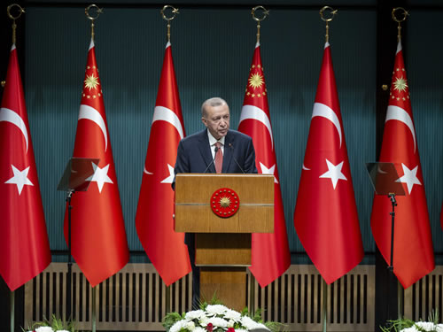 “Türkiye’yi sivil bir anayasayla buluşturmak için çalışacağız”