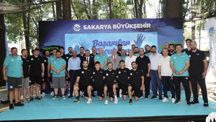 Büyükşehir Hentboldan 2023-2024 sezonu öncesi görkemli lansman