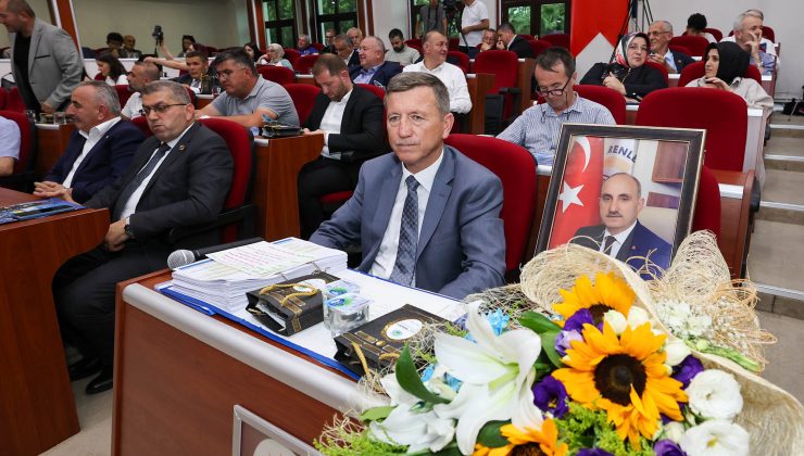 Fevzi Kılıç’sız ilk mecliste O’nun yeri çiçeklerle süslendi