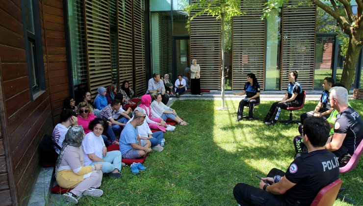 Engelsiz Hobi Kursu öğrencileri farkındalık eğitiminde buluştu