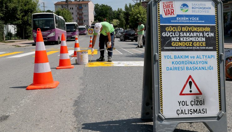 Yaya geçitleri ve bordürler yenileniyor
