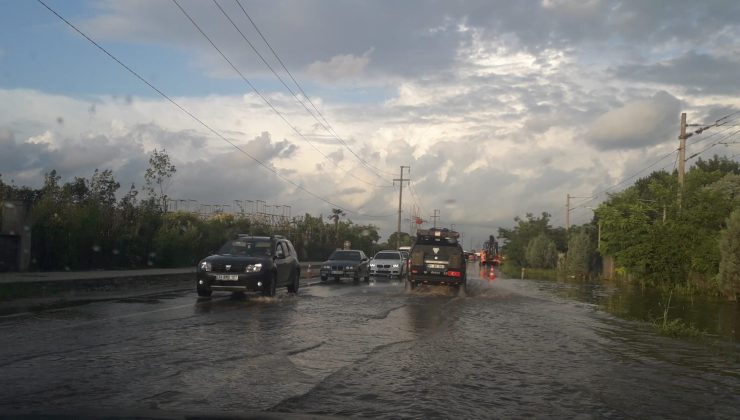 Arifiye’de Sağanak Yağmur  etkisini gösterdi!