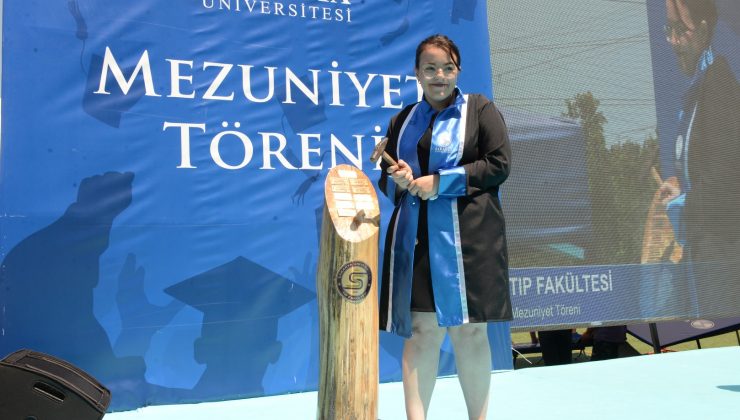Tıp Fakültesi Birincisi Dr. Kurt : “İlk Tercihiniz SAÜ Tıp Olsun”