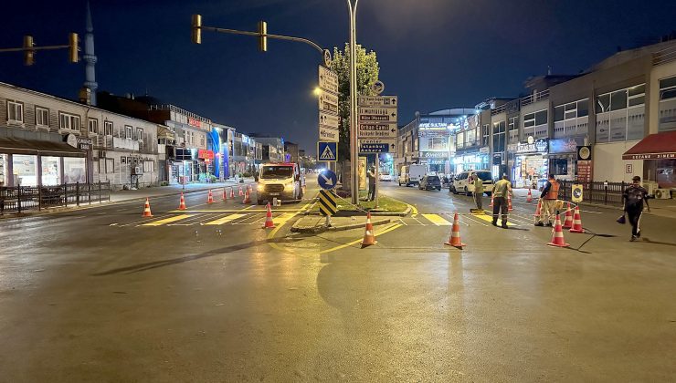 Büyükşehir şehrin kalbinde gece mesaisinde