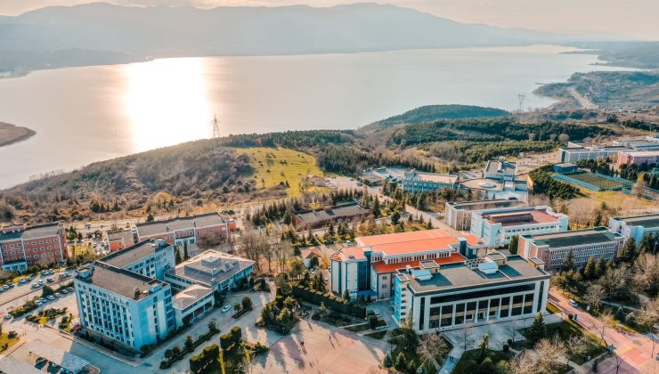 SAÜ İşletme Enstitüsü Müdürlüğüne ve Öğrenci Dekanlığına İki Atama Yapıldı