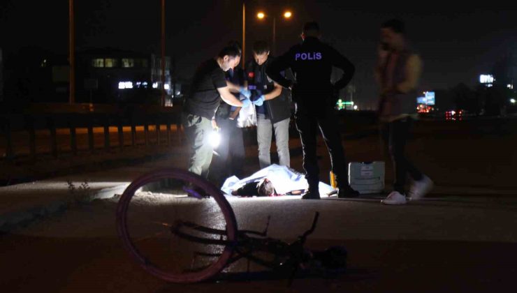 Bisiklet sürücüsü olay yerinde hayatını kaybetti