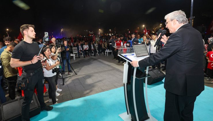 “Cumhuriyet’imizi geleceğe gençlerimizle taşıyacağız”