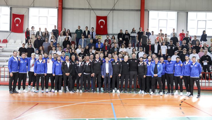 Hentbol Milli Takımı SUBÜ öğrencileriyle buluştu