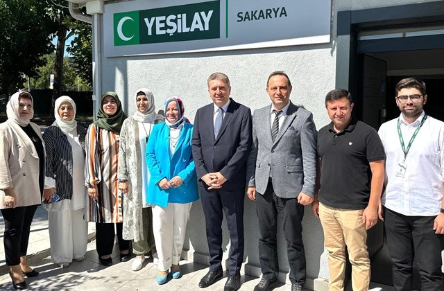 Sakarya Milletvekili Kocacık’tan Yeşilay Sakarya Şubesine destek ziyareti