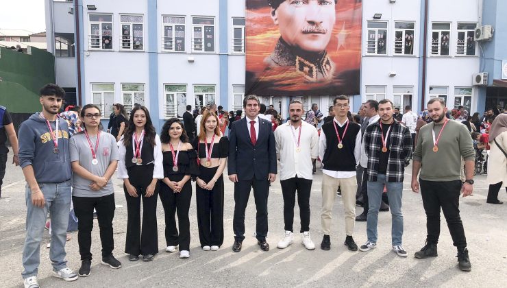Uygulamalı Bilimler Fakültesi’nde 100. yıl coşkusu