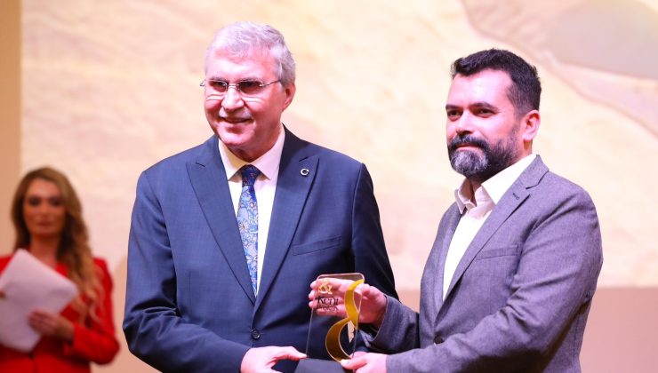 Büyükşehir’e ‘Marmara’nın en başarılı belediyesi’ ödülü