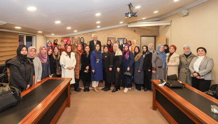 Yüce AK Parti Kadın Kolları Teşkilatı’yla buluştu