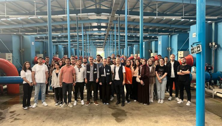 Üniversite öğrencileri çalışmaları yerinde inceledi.