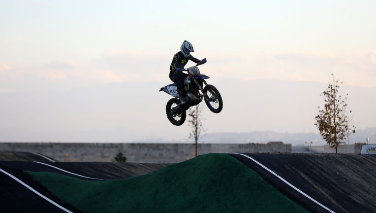 Motosiklet tutkunları vadide buluştu