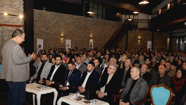 Hayati İnanç, Sakarya’da “Can Veren Perveneler” isimli konferans verdi